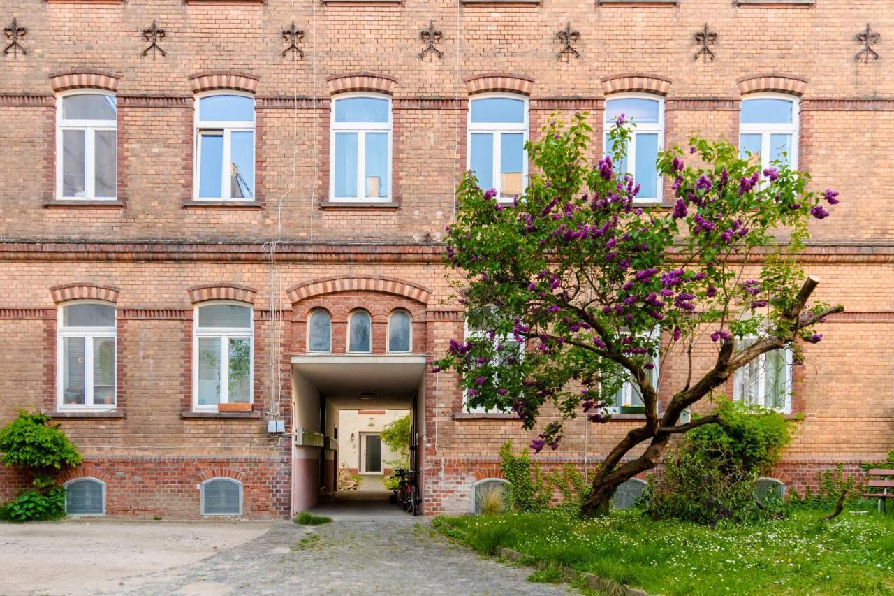 Dachgeschoss-Apartment / ruhig / zentrale Lage nahe Staatstheater / HBF Wiesbaden Exterior foto